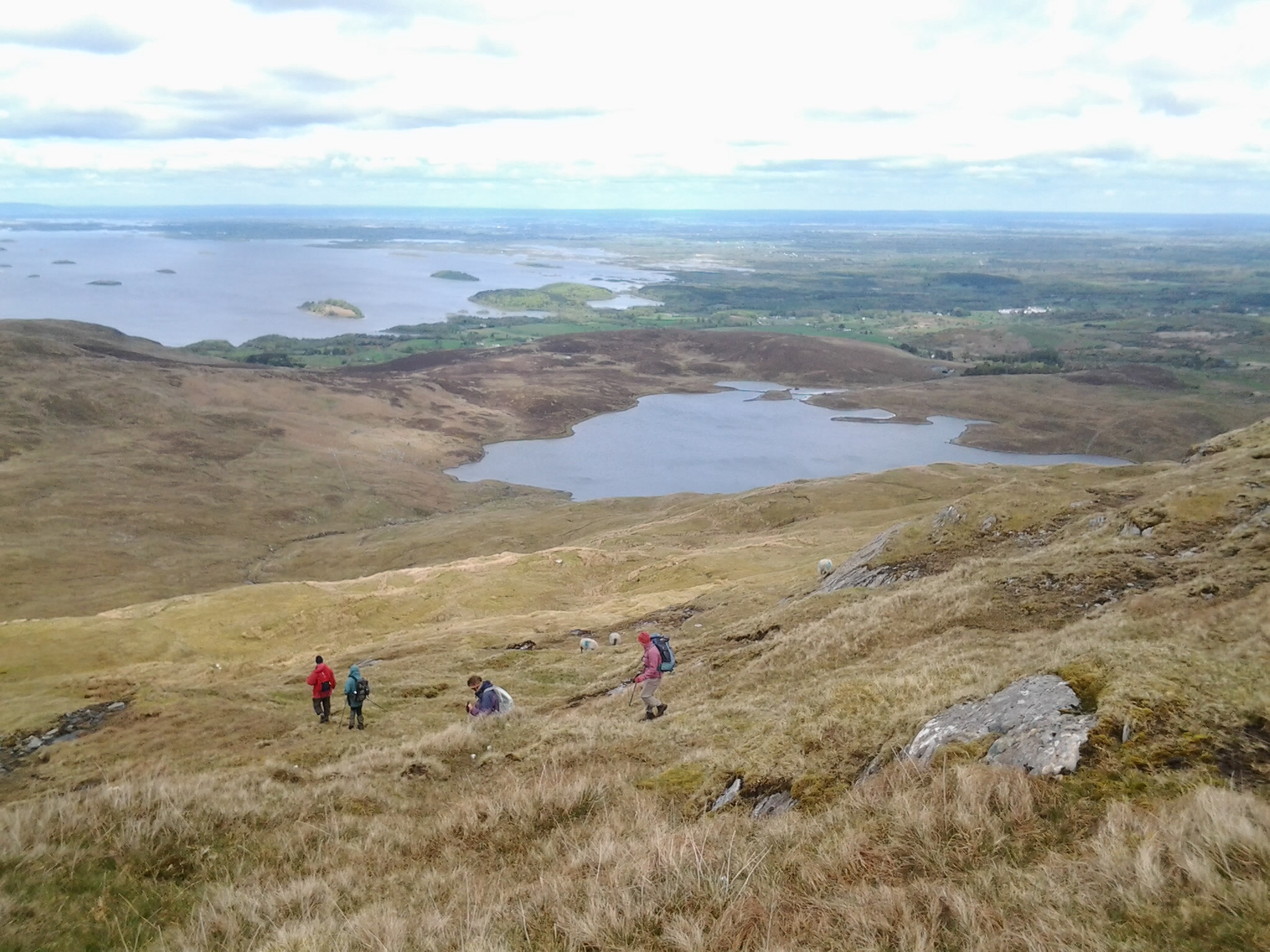 Descending towards the deserted village.